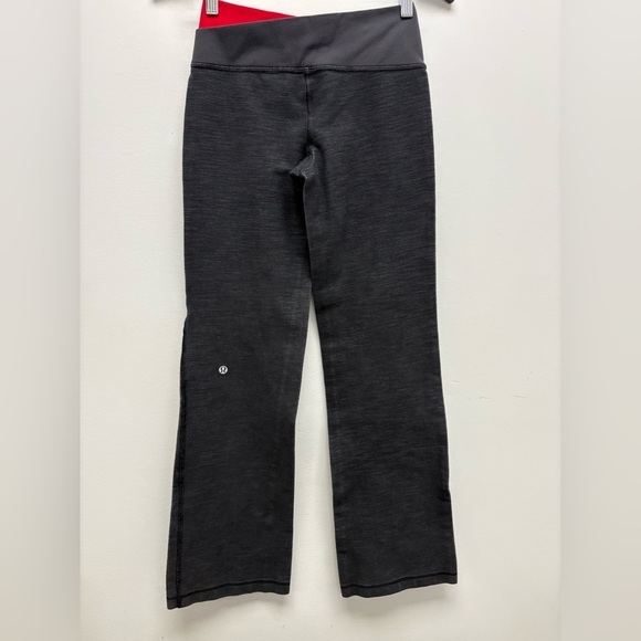 4 for $25 💛 Lululemon Athletica Black and Red Patterned Leggings - Picture 3 of 4